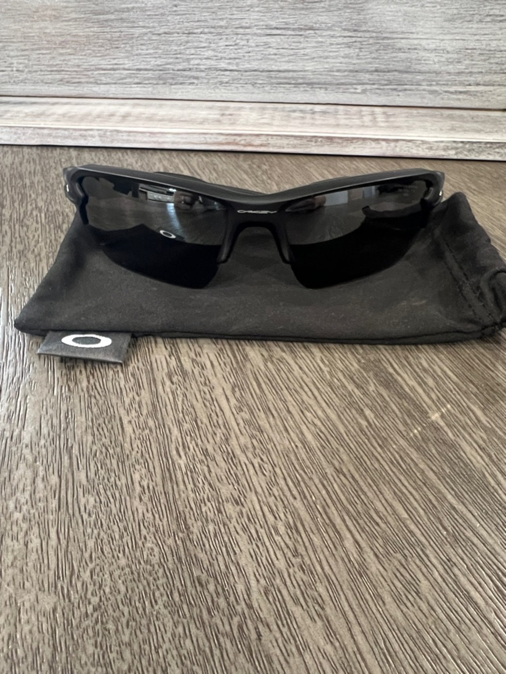 Oakley Men’s Black Wraparound Sunglasses
